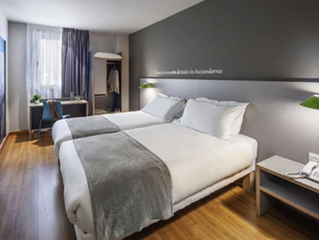 Hotel para ciclistas en Navarra - Ibis Styles Noain Pamplona